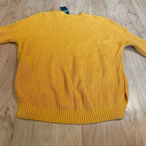 NWT Hollister dandelion yellow sweater - Picture 3 of 3